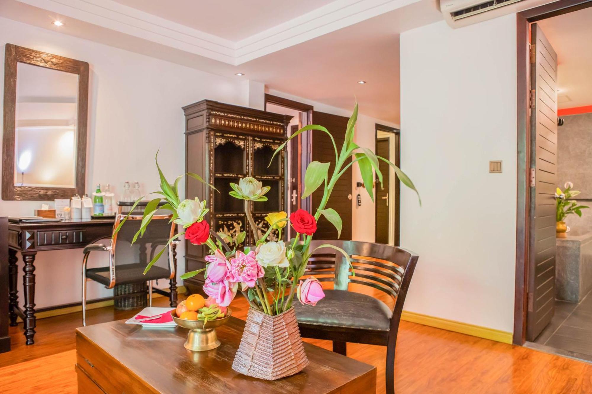 La Rose Suites Phnom Penh Exterior foto